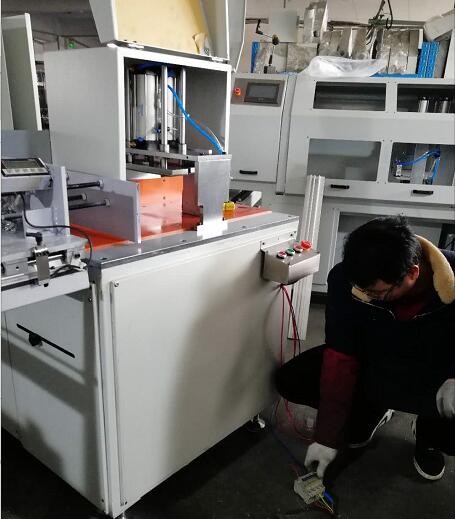 半自動鋁型材切割機(jī)